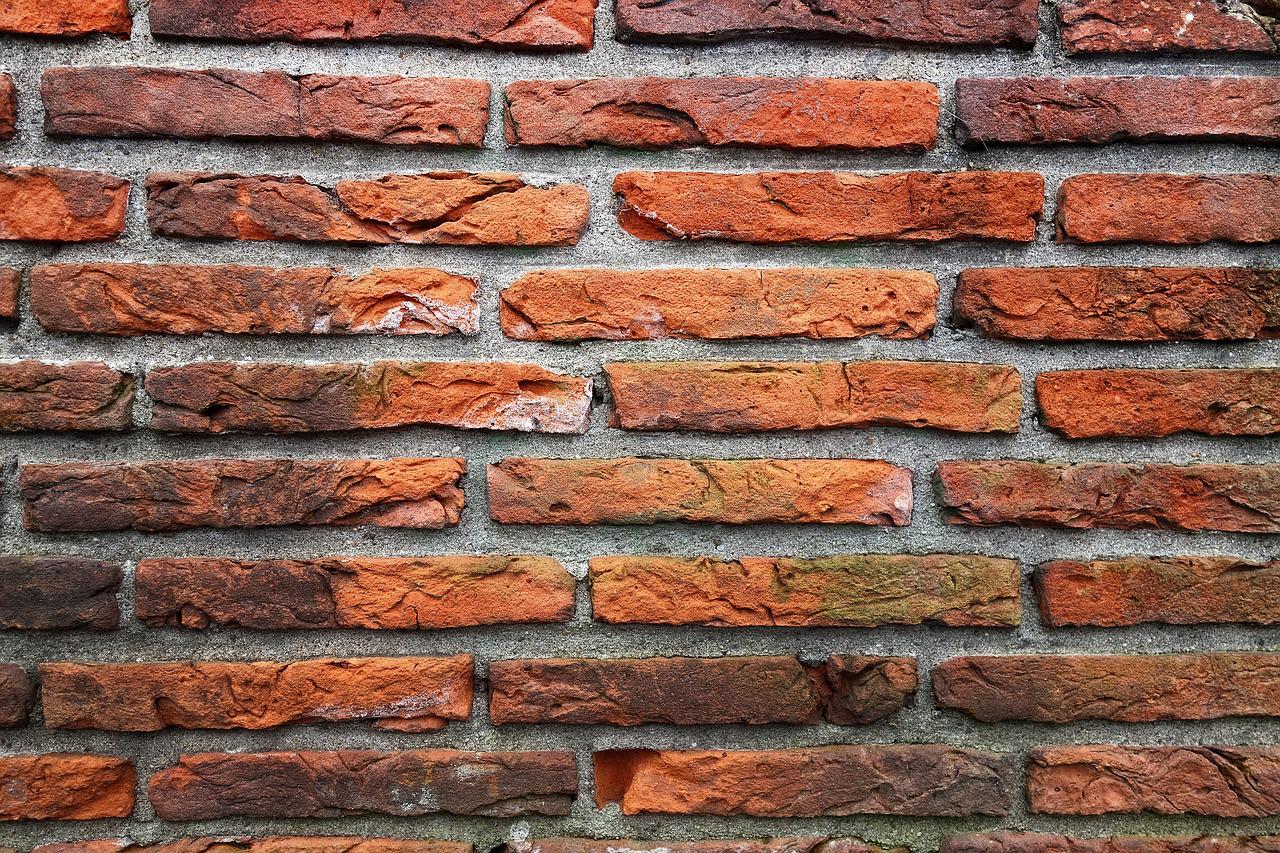 Mortar uses to bind bricks